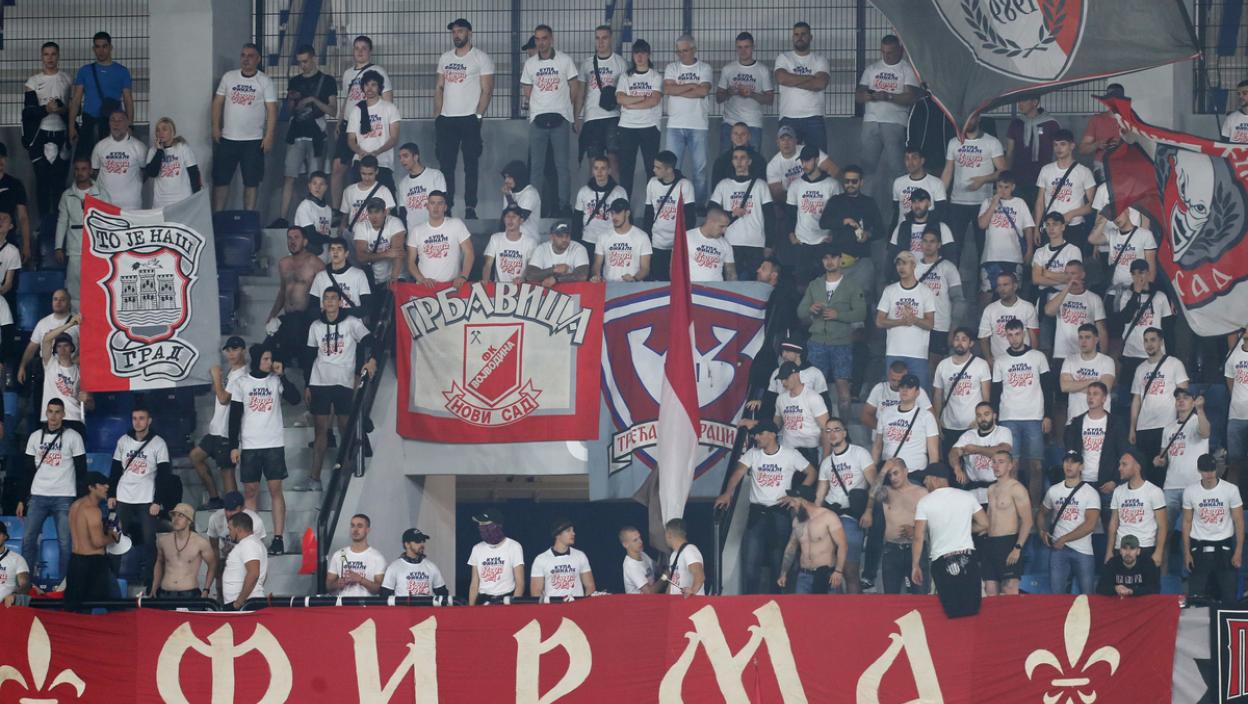Navijači Vojvodine uhapšeni u Holandiji zbog natpisa na majicama