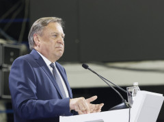 Ostajem pri svom stavu, podržavam pronalaženje rešenja,Vučić je moj prijatelj