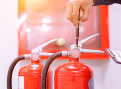 Vatrogasci dežuraju da ne dođe do izlivanja nafte