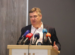 Izrael trenutno vodi zločinačka klika, koja svet želi da uvuče u rat