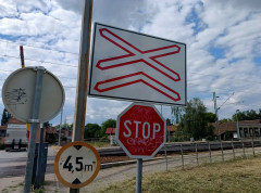 Voz udario ženu na deonici pruge Divci