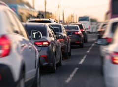 Povremena kiša i vlažni kolovozi dodatno usporavaju vožnju