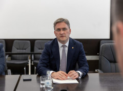 Ministar Selaković u Barseloni razgovarao sa ministarkom Kipra