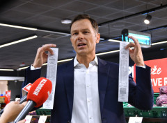 Cene osnovnih životnih namirnica od danas u proseku niže za oko 15 odsto