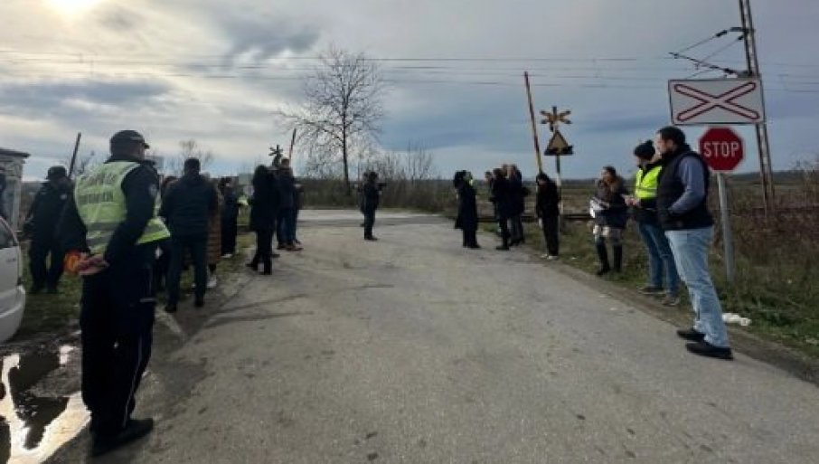 SVAKI PRELAZAK PREKO PRUGE NOSI RIZIK: Pokrenuta kampanja „Dobro pazi