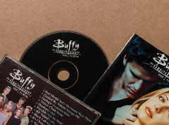 Preminuo glumac Nikolas Brendon, poznat po seriji „Bafi, ubica vampira“