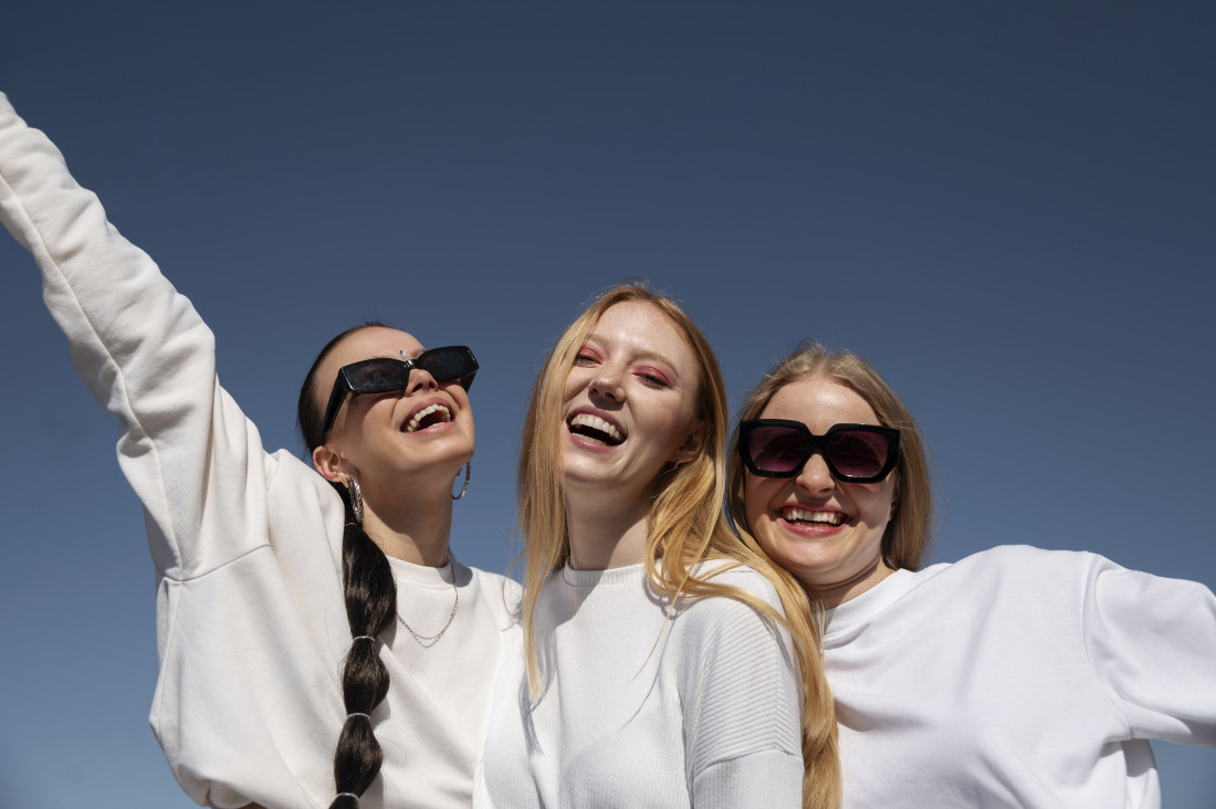 Tri horoskopska znaka koja uvek podižu atmosferu