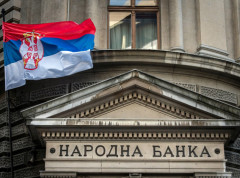 Srednji kurs dinara za evro danas 117,4175, za dolar 100,8481