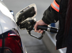 Cena benzina od ponoći niža za cent, a eurodizela viša za četiri centa