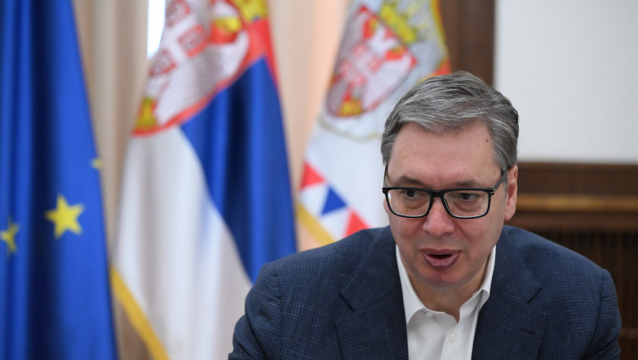 Vučić izašao pred demonstrante GSP-a: Razgovorom do rešenja