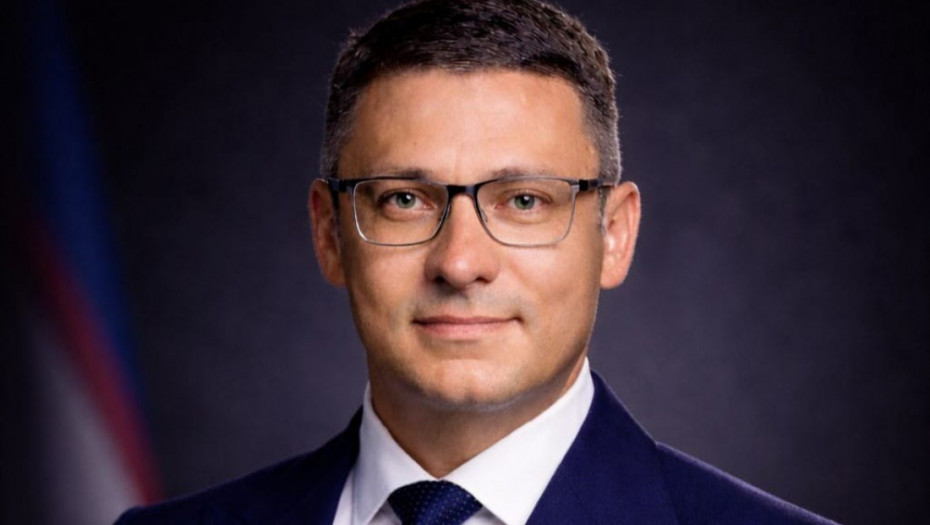 Кo danas napada patrijarha Porfirija, napada Srbiju