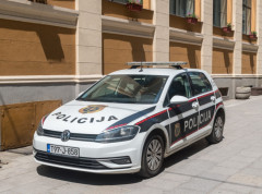 Petnaestogodišnjakinja koja je nožem povredila dve učenice u Tuzli predata Tužilaštvu